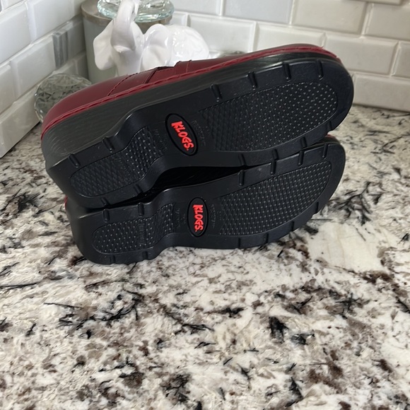 Klogs Women’s Slip Ons in Red collar is cranberry smooth size 8 style is  Cara - Picture 5 of 6